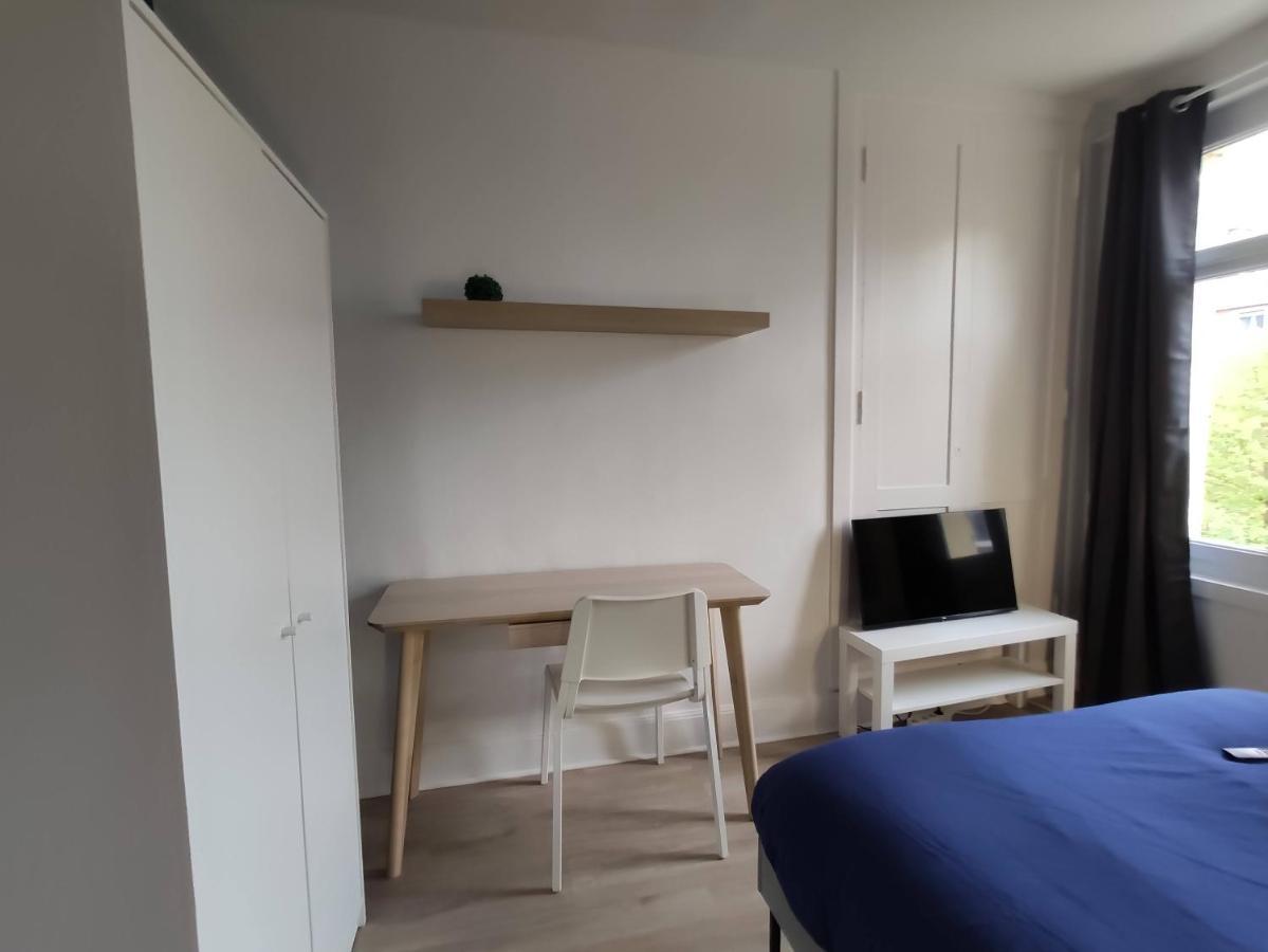 Residence Place Verte - Situe Au Pied Du Musee De Βαλενσιέν Εξωτερικό φωτογραφία